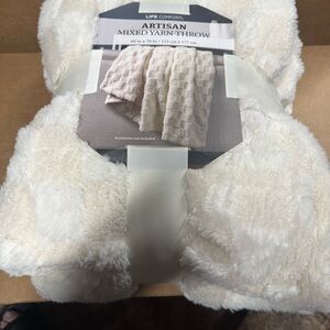Life Comfort Cream Artisan Mixed Yarn Throw